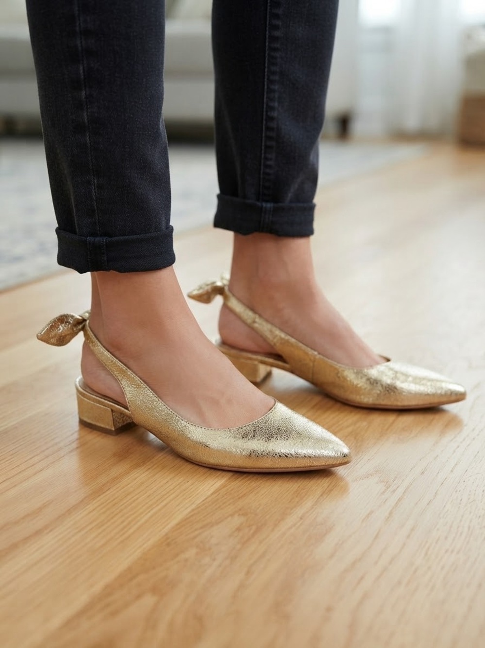 NWT BCBGeneration Gold Bow Back low heels size 6.5